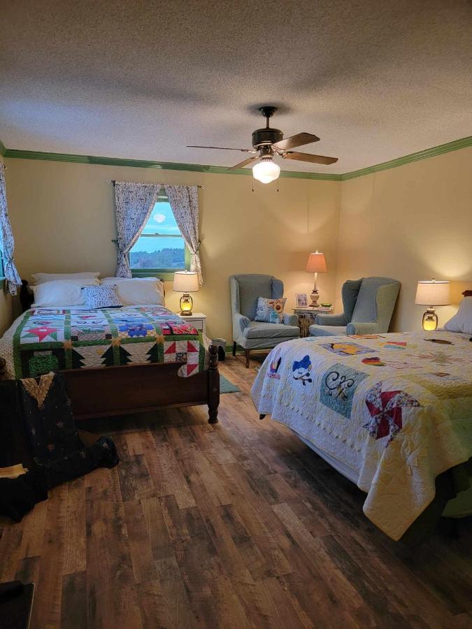 Moonlight Manor Bed & Breakfast Floyd 外观 照片