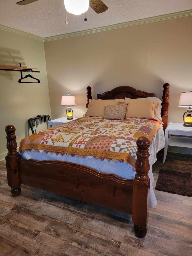 Moonlight Manor Bed & Breakfast Floyd 外观 照片