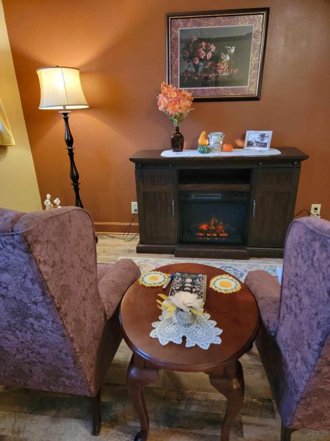 Moonlight Manor Bed & Breakfast Floyd 外观 照片